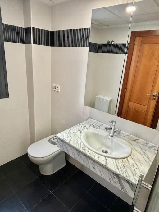 Apartamento Forum - Ciencias Granada Ngoại thất bức ảnh